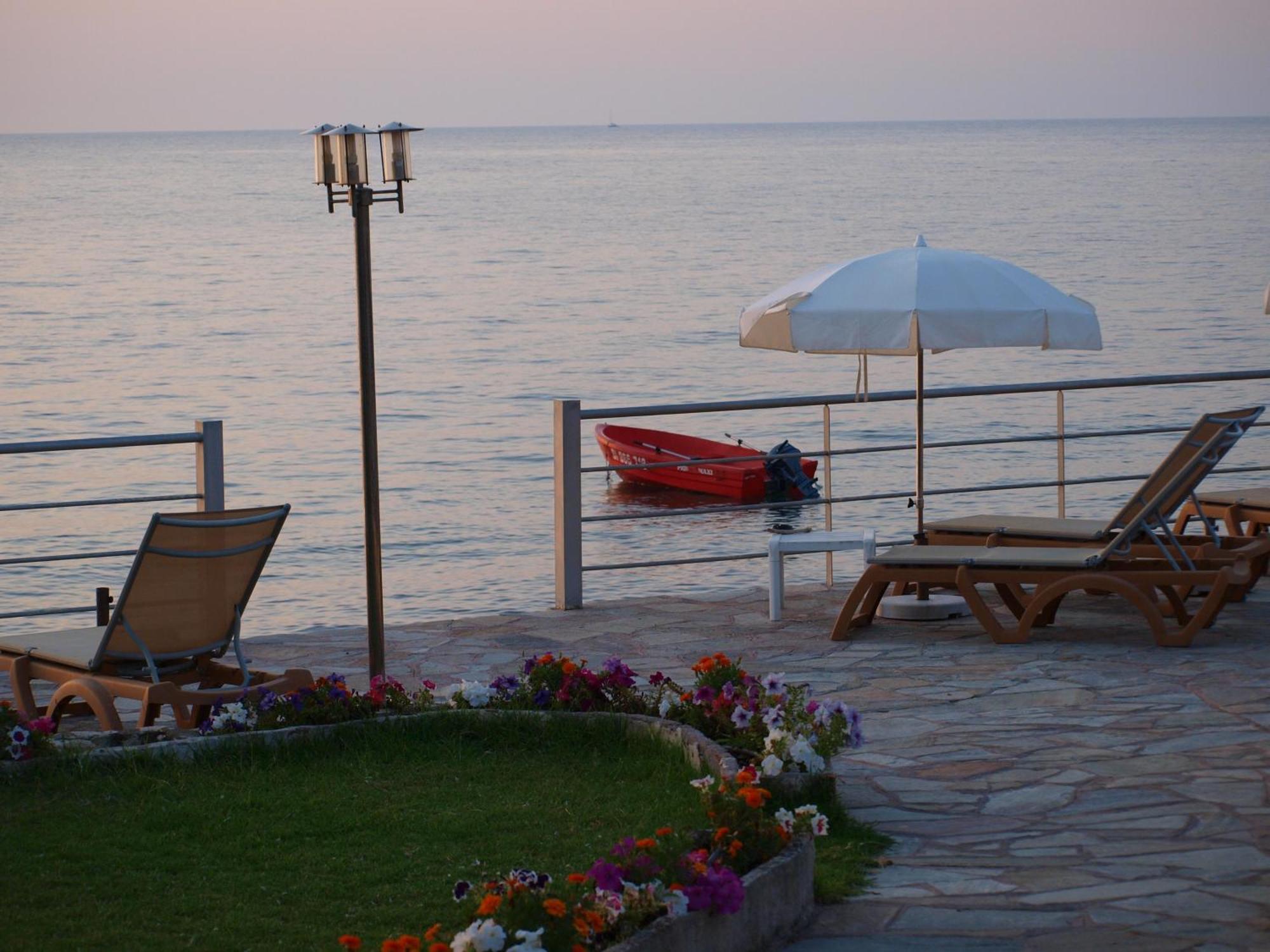 Hotel Tettola Saint-Florent  Bagian luar foto