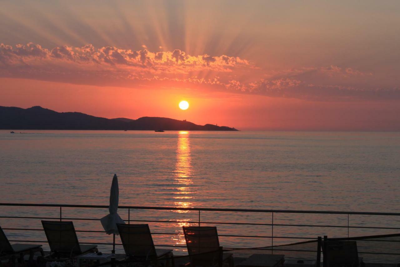 Hotel Tettola Saint-Florent  Bagian luar foto